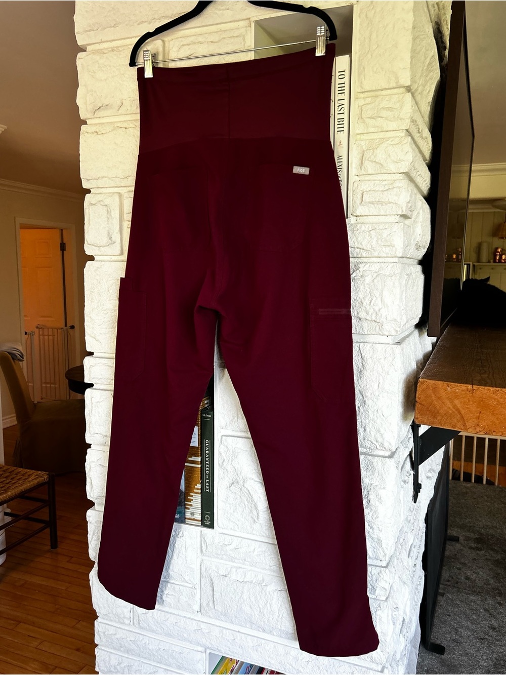 FIGS Yola Maternity Scrub Pants Burgundy Size Medium - Picture 8 of 12